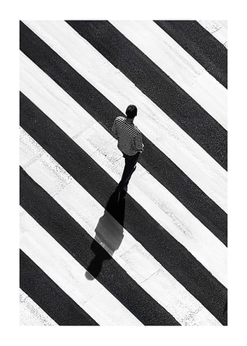 Plakat Alone On The Crossing