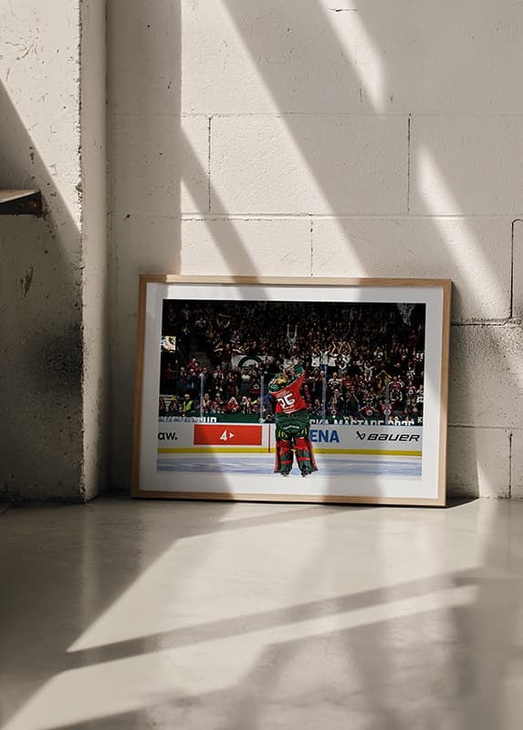 Poster Frölunda HC SDHL Stephanie Neatby Lyfter Pokalen crossfade