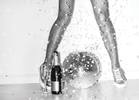 Festlicher Glanz mit Glitzer und Glamour auf der Tanzfläche-3