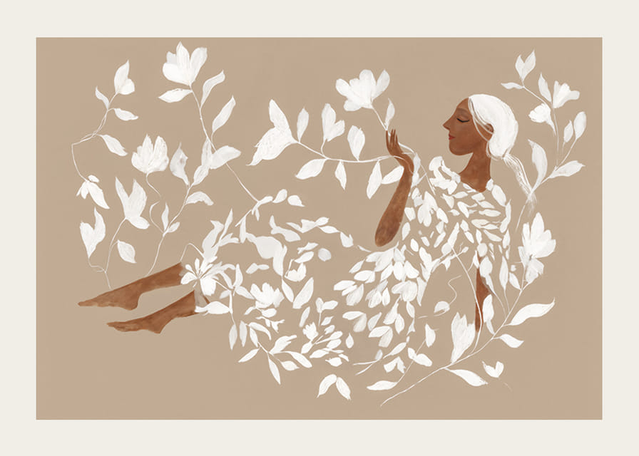 En drömsk figur omgiven av mjuka, vita löv-12