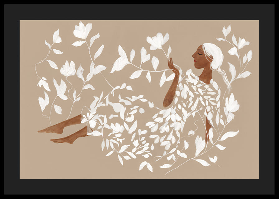 En drömsk figur omgiven av mjuka, vita löv-12