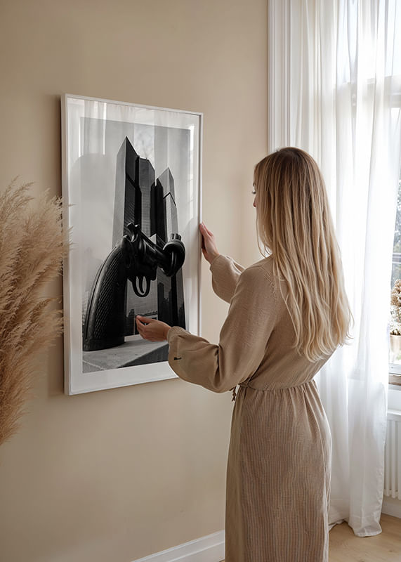 Juliste Non-Violence By Hans Hammarskjöld crossfade