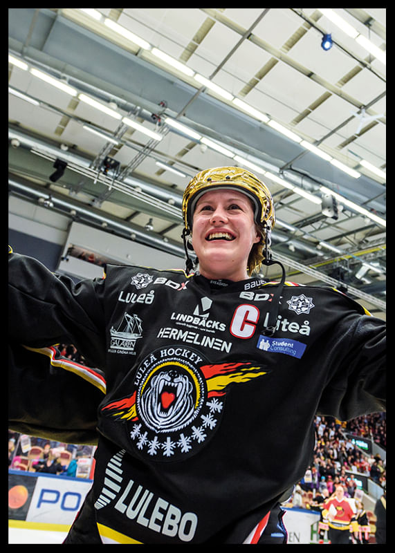 Emma Eliasson Med Guldhjälm Luleå Hockey-12
