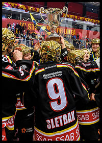 #9 Sletbak firar SM Guld med laget No.1-2