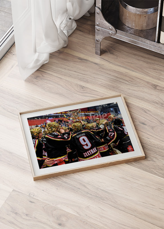 Poster #9 Sletbak firar SM Guld med laget No.2 crossfade