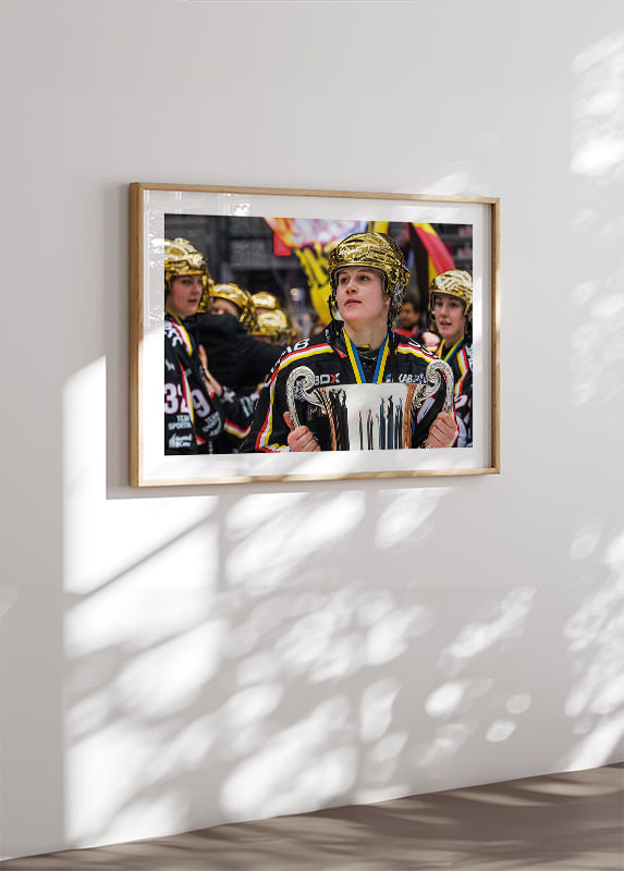 Poster Johanna Fällman Lyfter Bucklan No.2 Luleå Hockey crossfade