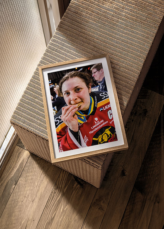 Jenni Hiirikoski Biter I Guldet Luleå Hockey-12