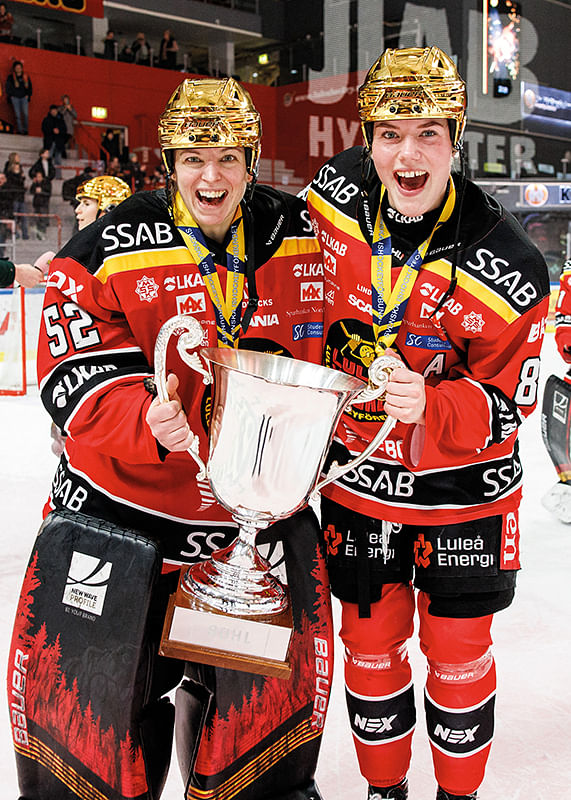 Sara Grahn Och Ronja Savolainen SM-Guld 2023 Luleå Hockey-12