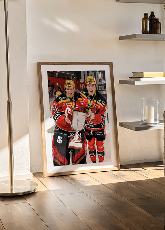 Poster Sara Grahn Och Ronja Savolainen SM-Guld 2023 Luleå Hockey crossfade