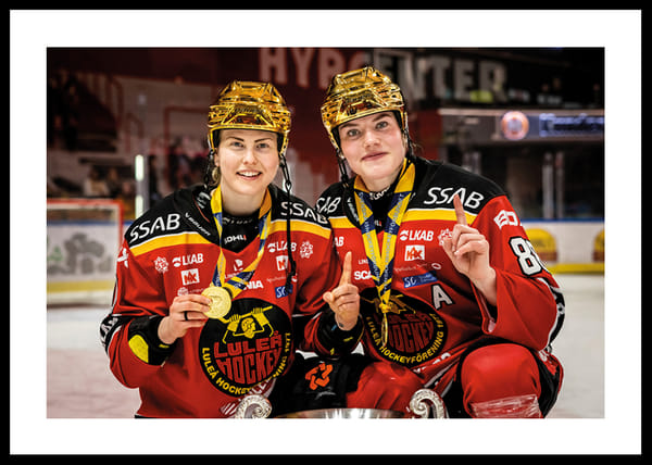 Poster Noora Tulus Och Ronja Savolainen SM-Guld 2023 Luleå Hockey