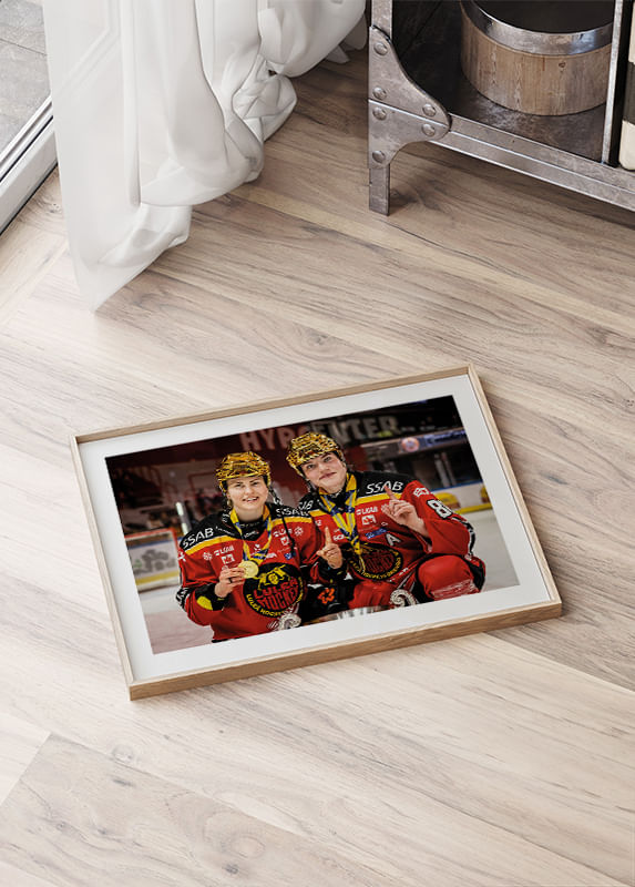 Poster Noora Tulus Och Ronja Savolainen SM-Guld 2023 Luleå Hockey crossfade