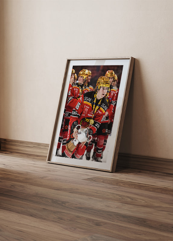 Poster Petra Nieminen SM-Guld 2024 Luleå Hockey crossfade