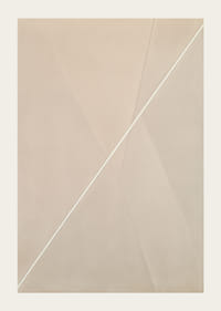 Tonuri moi, neutre, se strecoară pe pânză într-o abstracție subtilă.-3