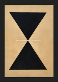 Elegante equilíbrio geométrico com uma aura hipnótica.-5