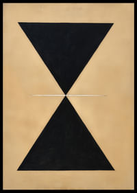 Echilibru geometric elegant cu o aură hipnotică.-2