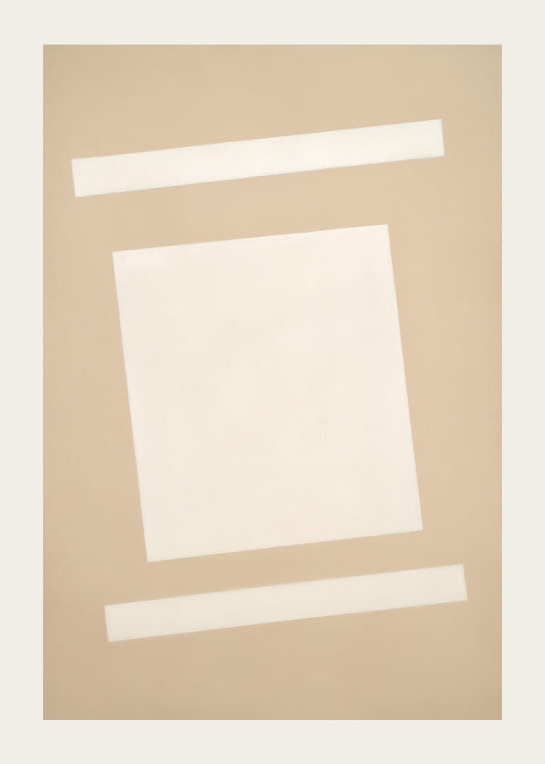 Ett enkelt motiv av vita former på beige bakgrund.-12