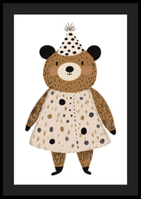 Onnellinen karhu juhlahatussaan levittää iloa ja leikkisyyttä.-4