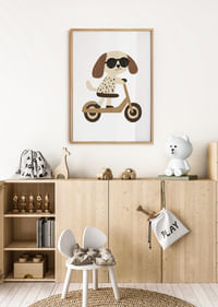 Chien mignon avec des lunettes de soleil conduisant un scooter électrique.-4