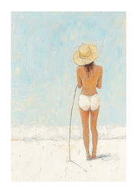 Een vrouw staat op het strand en kijkt uit over de zee.-1
