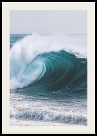 Un'onda potente catturata in un momento di perfetta armonia.-2