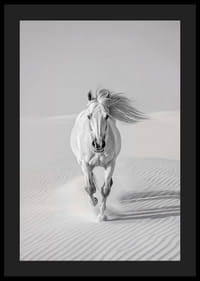 De elegantie van een wit paard in volle galop door het woestijnzand.-4