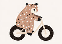 Škvrnitý medveď jazdí na bicykli s radosťou a šarmom.-3