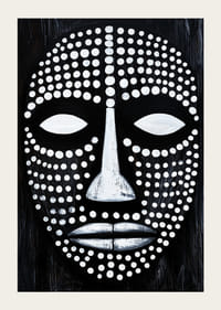 Záhadná maska ​​v čiernobielej farbe s hypnotickými vzormi.-5