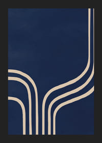 Mjuka linjer fångar nattens elegans med djupa blå toner.-5