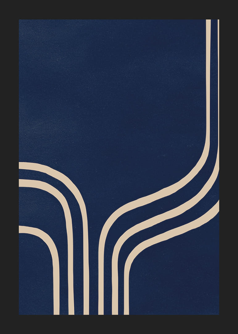 Mjuka linjer fångar nattens elegans med djupa blå toner.-12