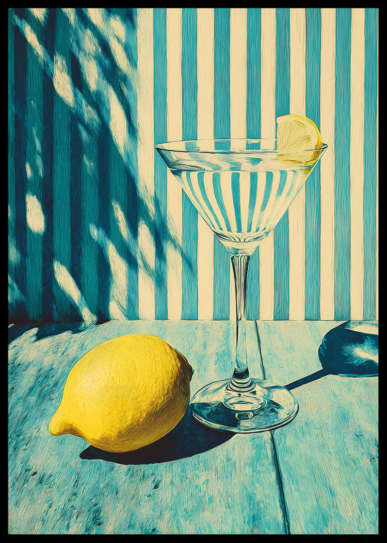Ett glas mot randig bakgrund med solig citronkänsla.-12