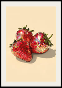 Les fraises scintillent sous les lumières disco et apportent de la joie à la vie.-2