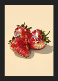 Les fraises scintillent sous les lumières disco et apportent de la joie à la vie.-5