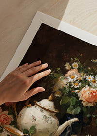 Blommig teservis med rosor skapar en tidlös elegans.-9