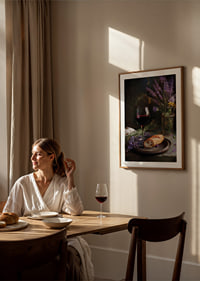 Rustikt stilleben med vin, bröd och vilda blommor.-8