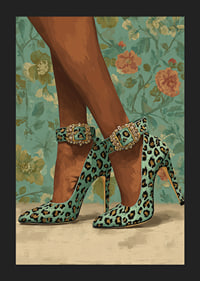 En elegant kombination av leopardmönster och blommig bakgrund.-5