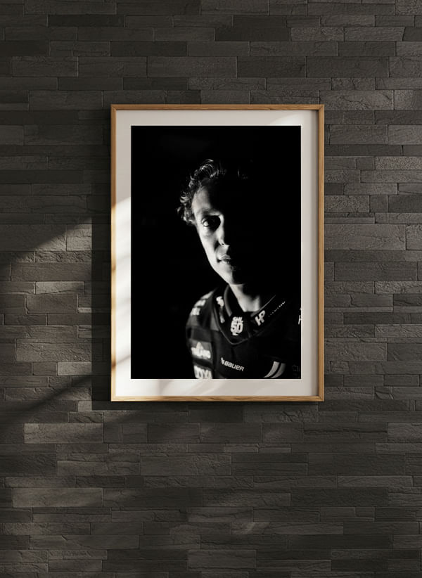 Poster William Von Barnekow #10 Malmö Redhawks B&W 2025/2026 crossfade