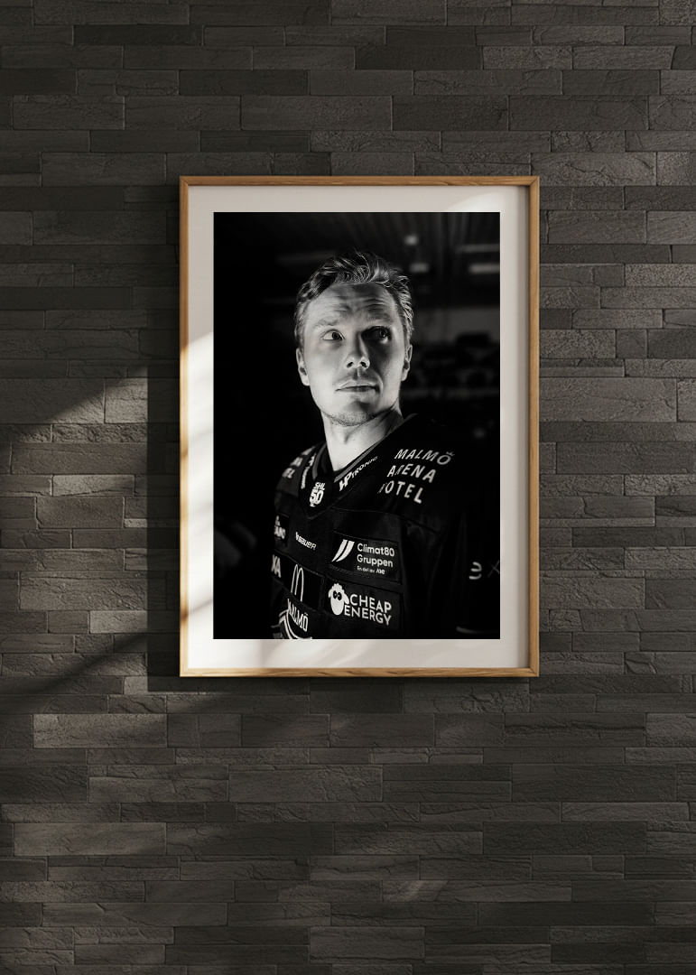 Linus Öberg #12 Malmö Redhawks B&W 2025/2026-12