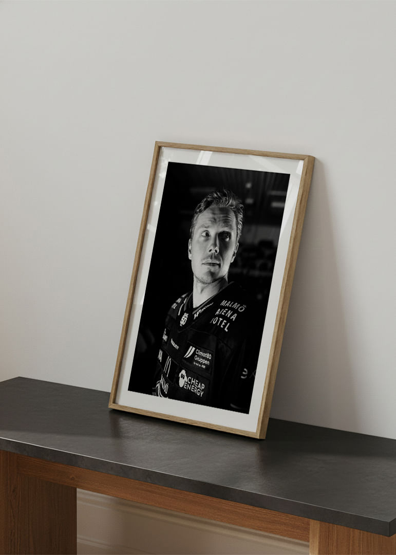 Linus Öberg #12 Malmö Redhawks B&W 2025/2026-12