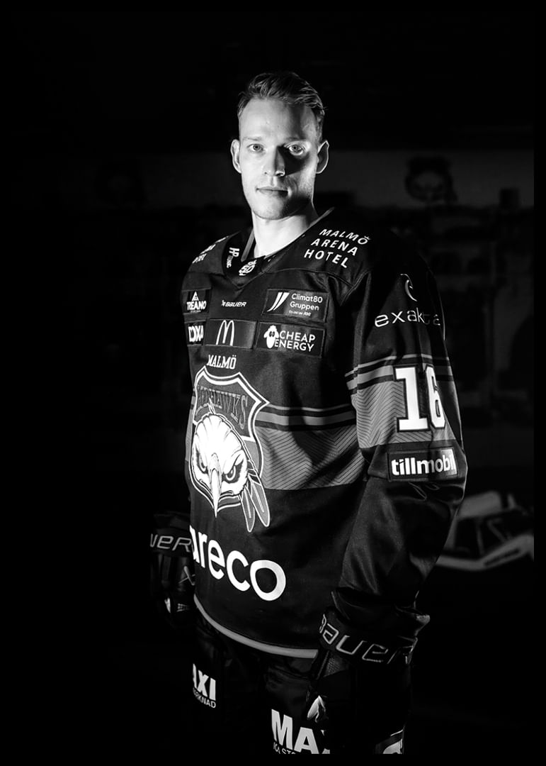 Maximilian Eisenmenger #16 Malmö Redhawks B&W 2025/2026-12