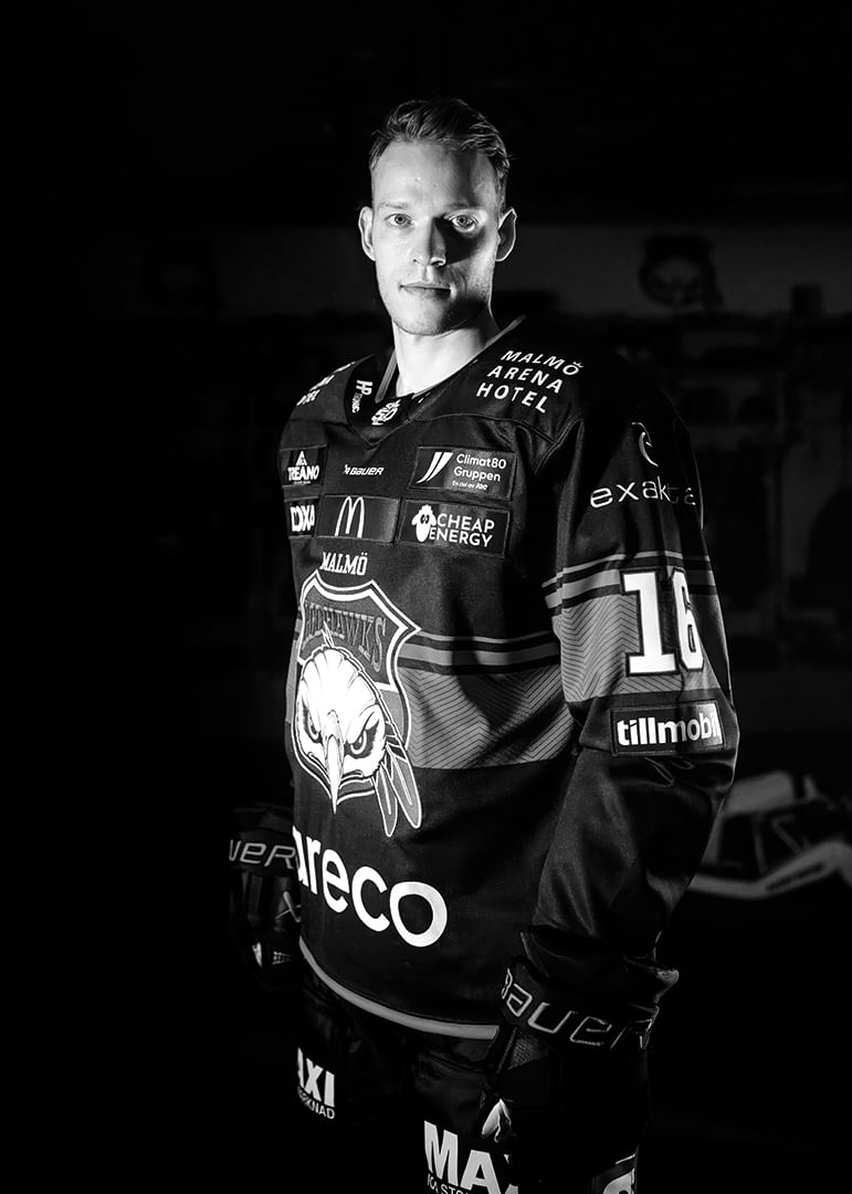 Maximilian Eisenmenger #16 Malmö Redhawks B&W 2025/2026-12
