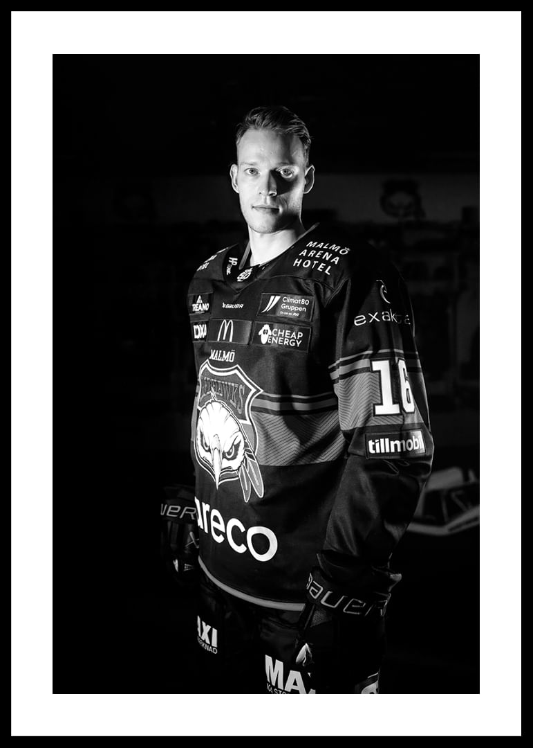 Maximilian Eisenmenger #16 Malmö Redhawks B&W 2025/2026-12