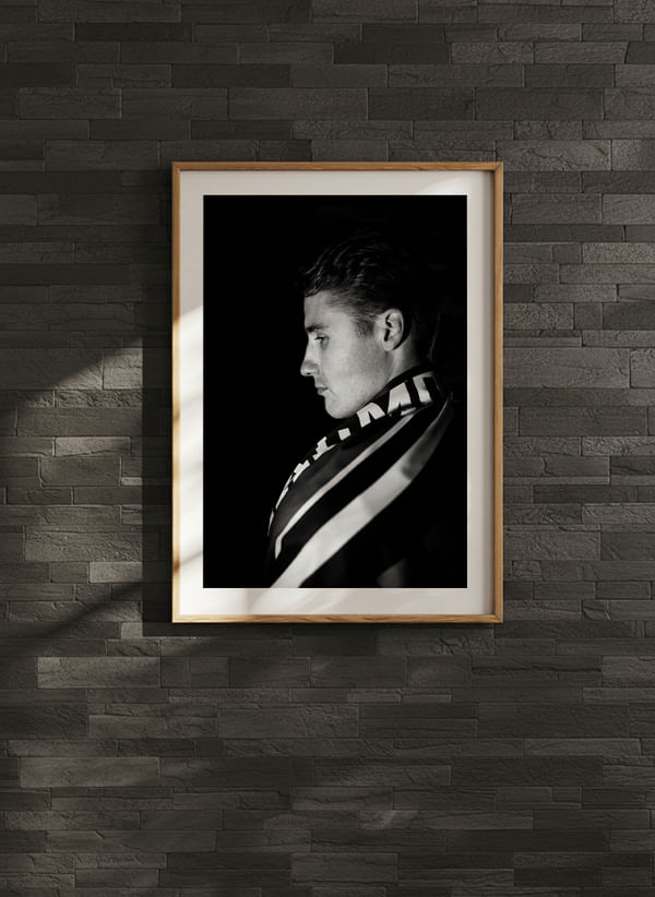 Poster Janne Kuokkanen #22 Malmö Redhawks B&W 2025/2026 crossfade