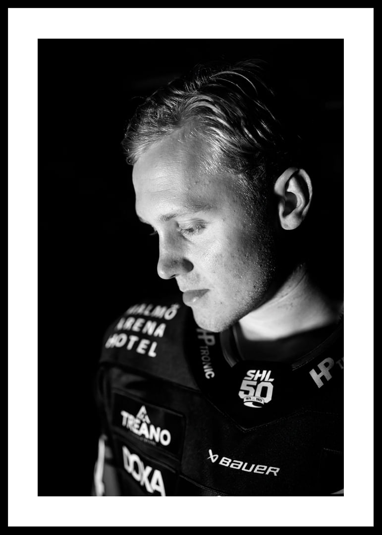 Filip Björkman #24 Malmö Redhawks B&W 2025/2026-12