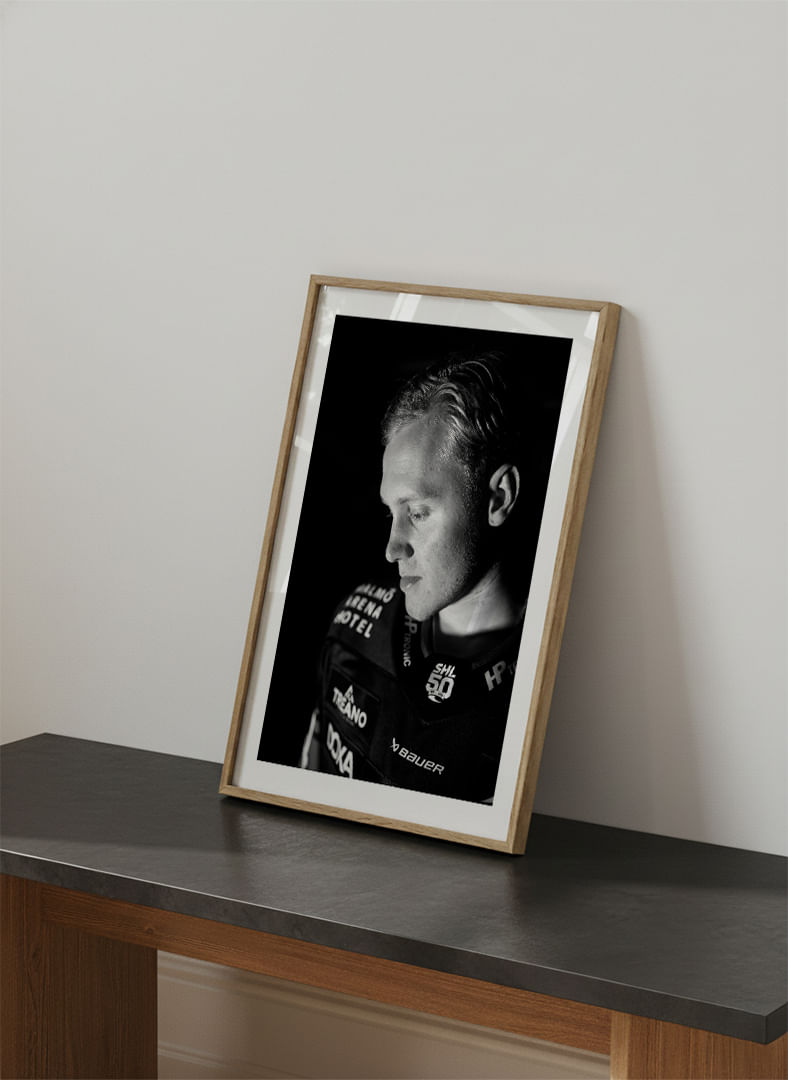 Filip Björkman #24 Malmö Redhawks B&W 2025/2026-12
