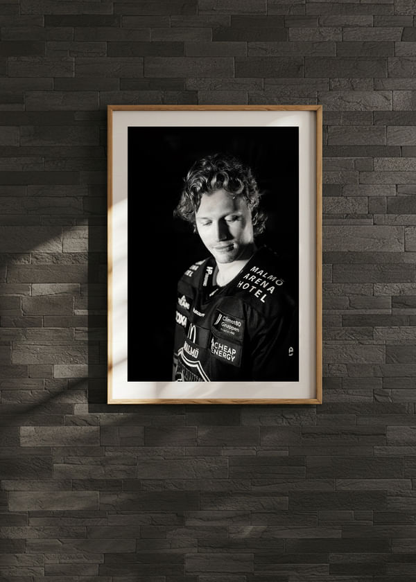 Poster Robin Salo #42 Malmö Redhawks B&W 2025/2026 crossfade