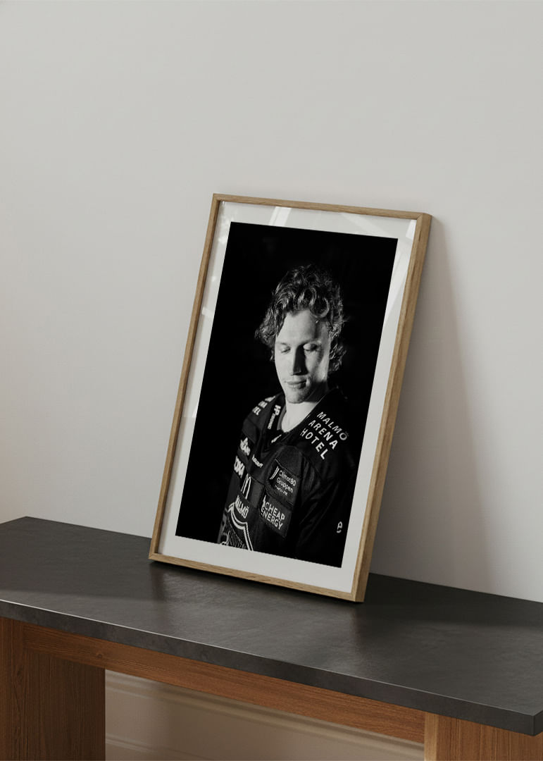 Robin Salo #42 Malmö Redhawks B&W 2025/2026-12