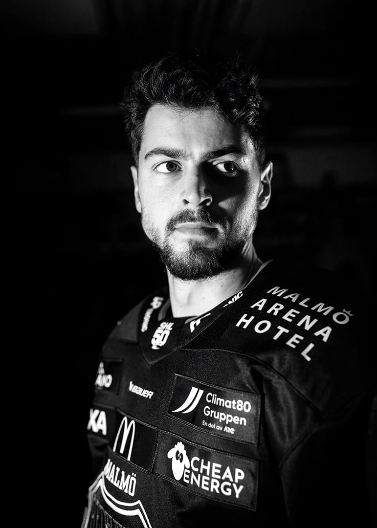 Seth Barton #49 Malmö Redhawks B&W 2025/2026-12