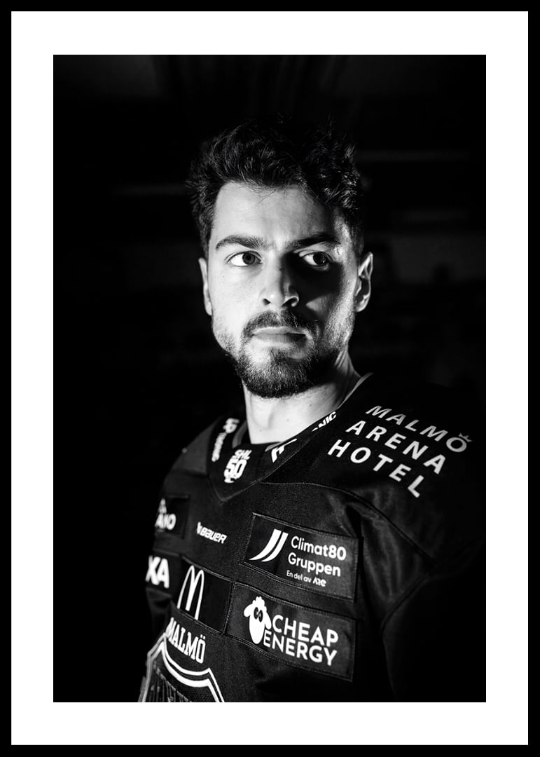 Seth Barton #49 Malmö Redhawks B&W 2025/2026-12