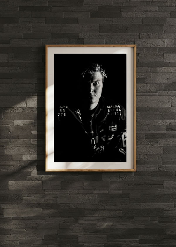 Poster Fredrik Händemark #63 Malmö Redhawks B&W 2025/2026 crossfade