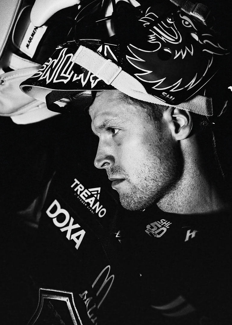 Daniel Marmenlind #72 Malmö Redhawks B&W 2025/2026-12